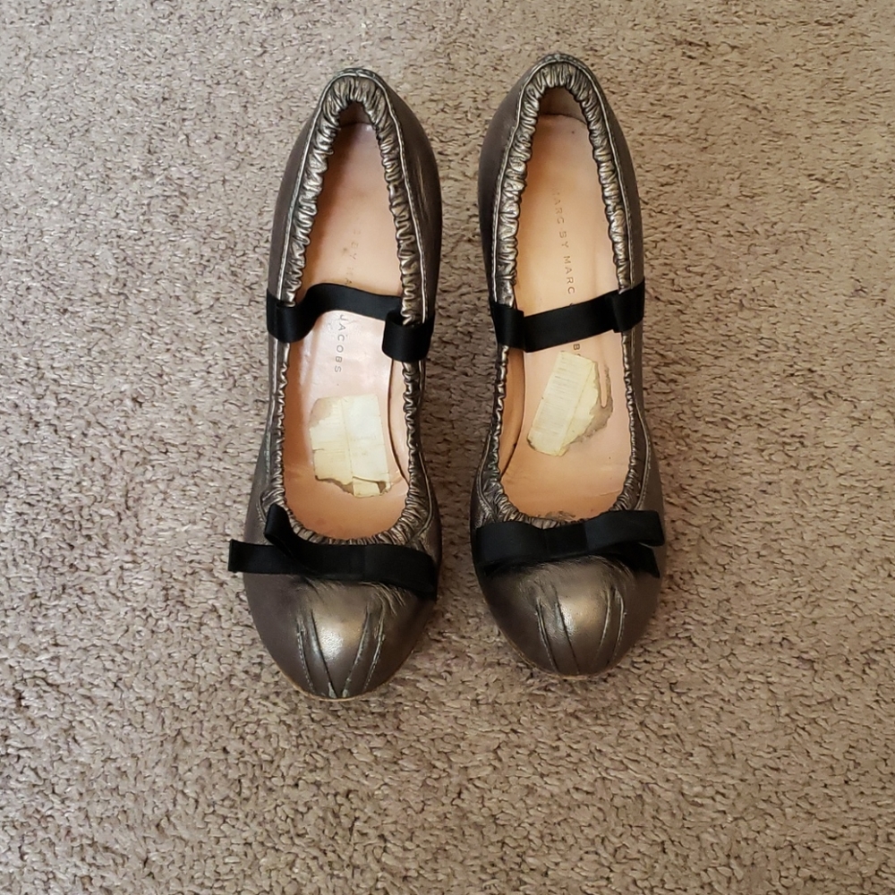 Marc Jacobs Bronze Mary Jane bows Heels Sz 39 - Picture 3 of 7